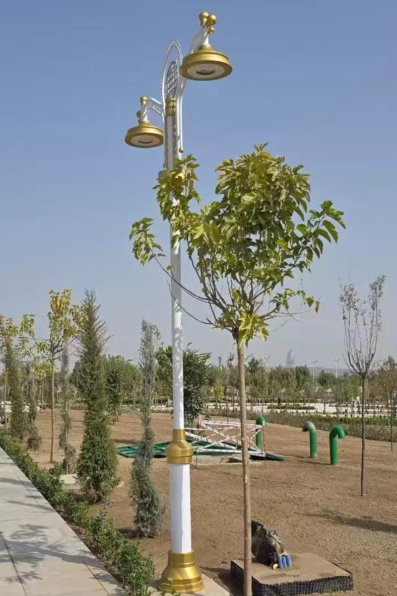 Postes de luz decorativos en Turkmenistán