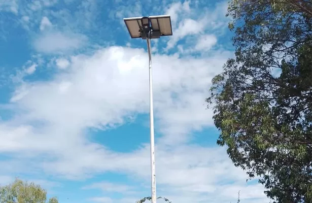 Proyecto de carretera periférica del aeropuerto de Abuja | Caso OEM internacional de luces de calle solares inteligentes