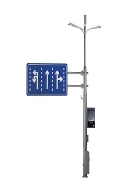 Poste de luz de calle con signo de carretera